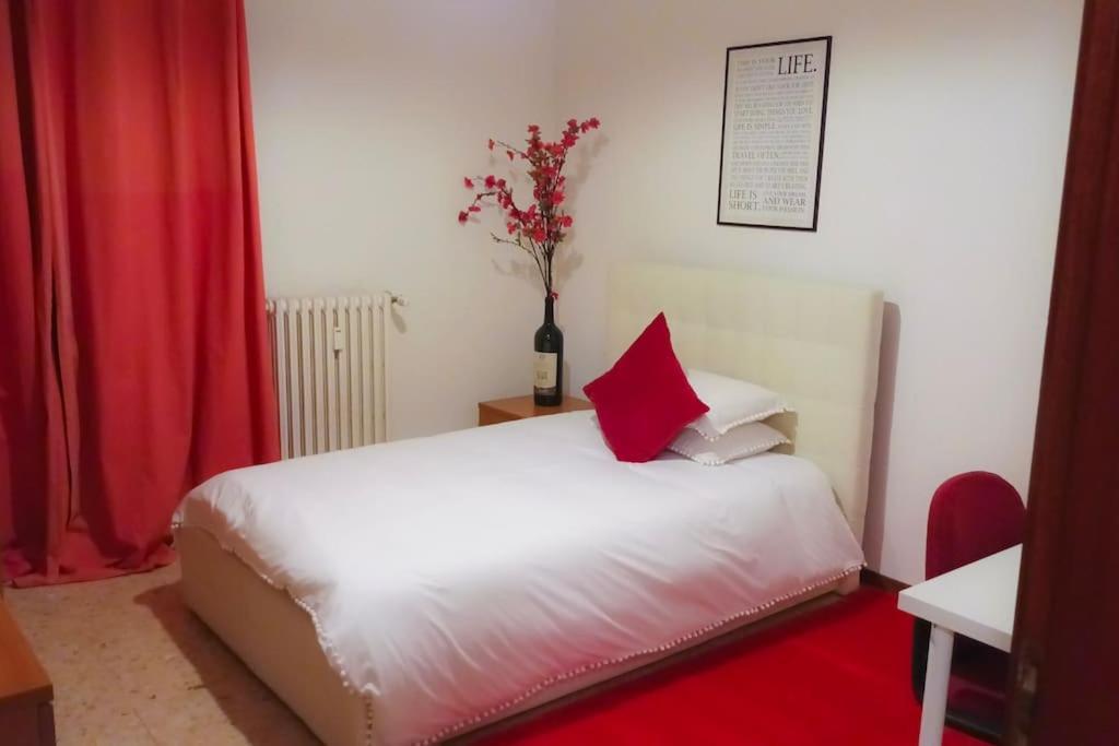 Unique & Beautiful Bedroom In Central Of Firenze Bagian luar foto